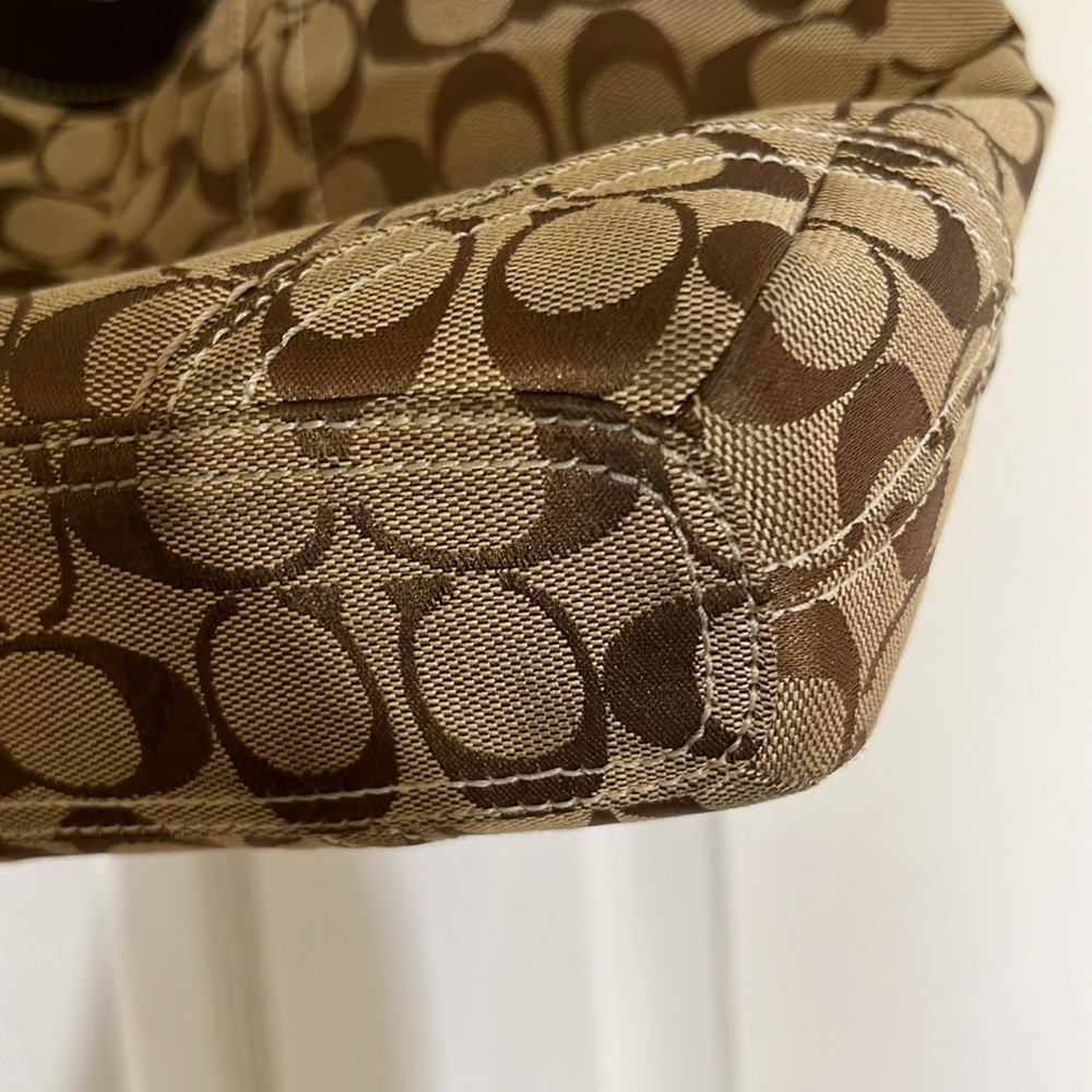 Coach Brown signature shoulder bag - Picture 8 of 16
